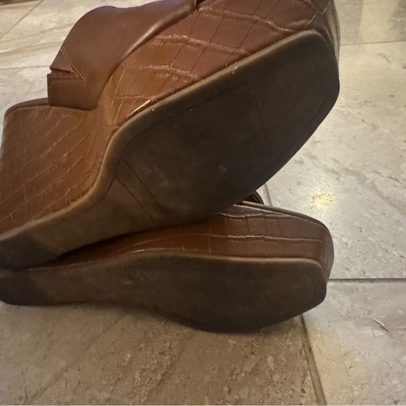 Nine West 4.5" wedge heels 8 1/2 brown - Picture 5 of 5